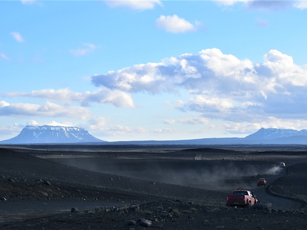 Viaggiare accompagnati consente di raggiungere luoghi inaspettati d'Islanda