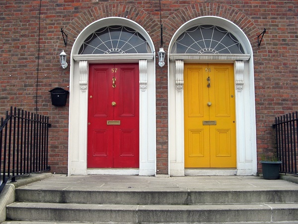 Naturalmente in Irlanda è Dublino la città famosa per le porte colorate.