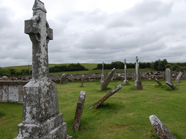 L’Irlanda è costellata di “pietre” antiche: castelli, abbazie, monumenti megalitici e...cimiteri!