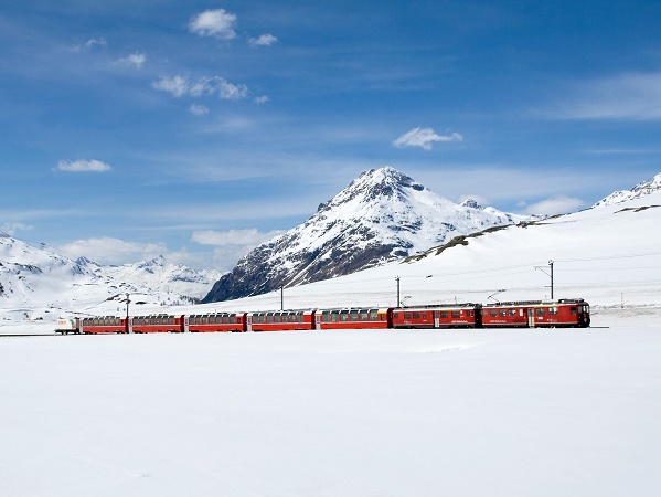 Il Trenino del Bernina, rosso (San) Valentino.