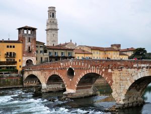 "Rinascere dall’acqua, Verona al di là del fiume" è un cammino che porta alla riscoperta di luoghi di culto visitati nel passato dai pellegrini.