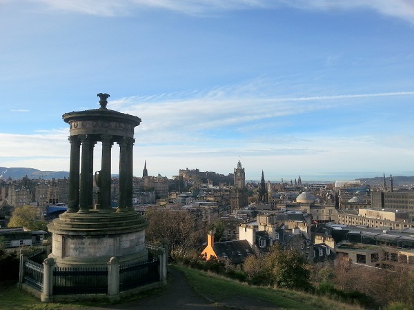 Edimburgo è una città incantevole, a misura d’uomo e piacevolissima da girare a piedi.