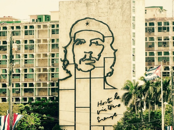 A Cuba la musica non manca mai, la si sente ovunque. La prima volta che ho sentito cantare "Comandante Che Guevara Hasta Siempre” mi sono emozionata. 