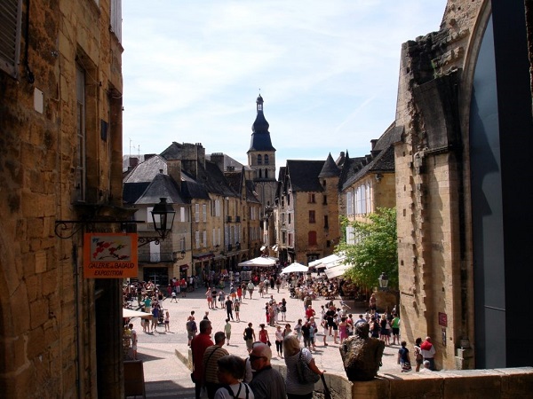 Périgord, una zona molto bella nel Sud-Ovest della Francia, caratterizzata da paesi medievali conservati in maniera impeccabile (uno su tutti, Sarlat-la-Caneda).