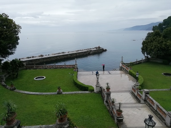 Esistono una Trieste per pedoni e una Trieste per automobilisti. Visitare il castello di Miramare fa parte della seconda.