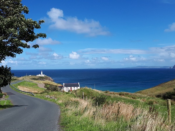 L’oceano è un compagno di viaggio che non puoi scegliere. Ha accompagnato me e Giulia da quando siamo partite a nord sulla Causeway Coast fino a Limerick, versante occidentale d’Irlanda, seguendo la Wild Atlantic.