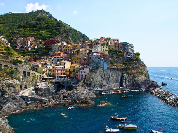 La Liguria mette in dubbio la coppia di opposti mare e montagna, ecco il mare montagnoso.