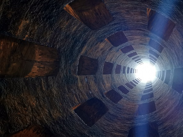 Dopo un giro ad Arezzo, facciamo un salto in Umbria a Orvieto, per provare a far entrare tutto l’imponente duomo in una foto e per scendere fino al fondo del pozzo di San Patrizio.