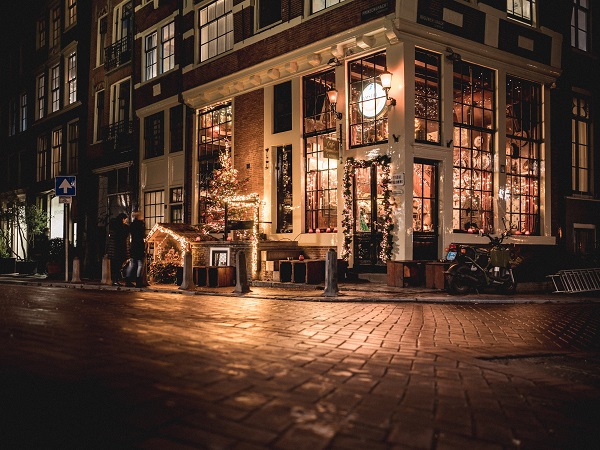 I bruin caffè sono i pub tradizionali di Amsterdam.