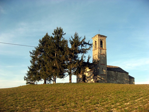 Prima di lasciare Sale San Giovanni, vi consigliamo di fare un giretto nel piccolo borgo e di andare a vedere la pieve di San Giovanni.