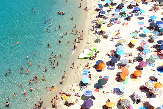 L'aspetto rassicurante del soggiorno mare in Italia è che nessuna scelta ne esclude davvero un'altra: perché c'è sempre un'altra estate che sta per arrivare e un nuovo soggiorno mare a cui poter pensare.