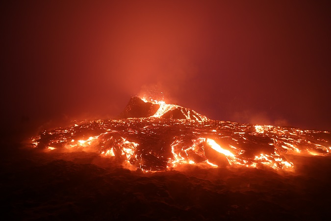 Il servizio islandese di ricerca e soccorso, famoso per essere composto esclusivamente da volontari, si è attivato da subito per garantire condizioni sicure di avvicinamento al vulcano.