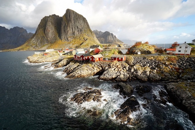 Note per i paesaggi più che per la folla, le isole Lofoten in versione autunnale richiedono di avere un po' di compagnia di viaggio.