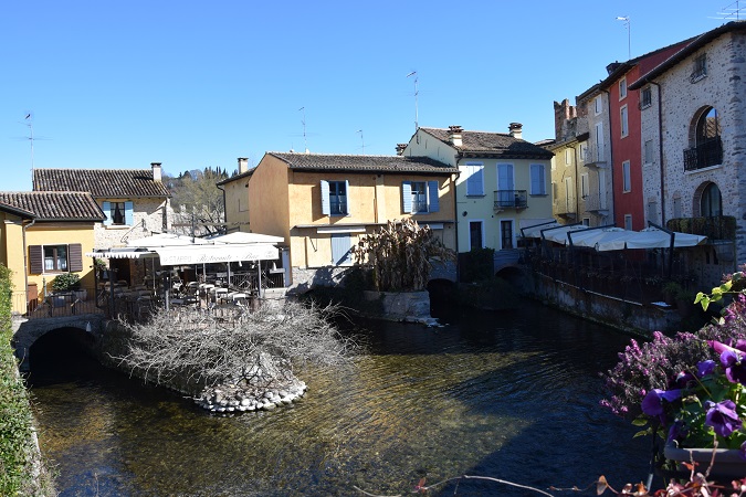 Borghetto va percorso palmo a palmo, senza paura di non avere tempo, di fare tardi.