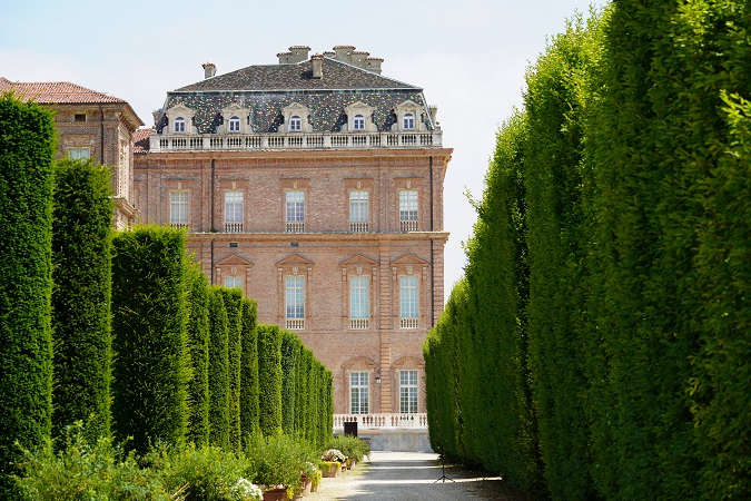 Una guida ci accompagnerà alla visita del piano nobile della Reggia di Venaria e ai suoi giardini.