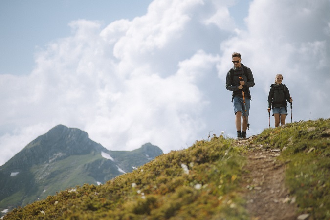 Il viaggio trekking offro contatto con la natura e possibilità di viaggiare in compagnia senza rinunciare al proprio spazio personale.