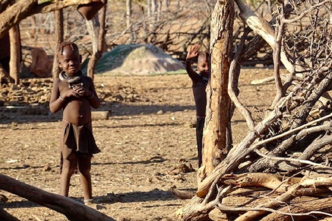 Alla scoperta del mal d'Africa tra il popolo Himba, indigeno della Namibia.
