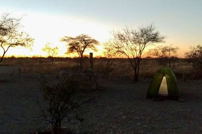 Una delle albe mozzafiato che regala l'Africa. La foto è scattata in Namibia,