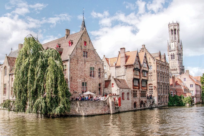 Bruges e il suo gradevole lungo fiume.