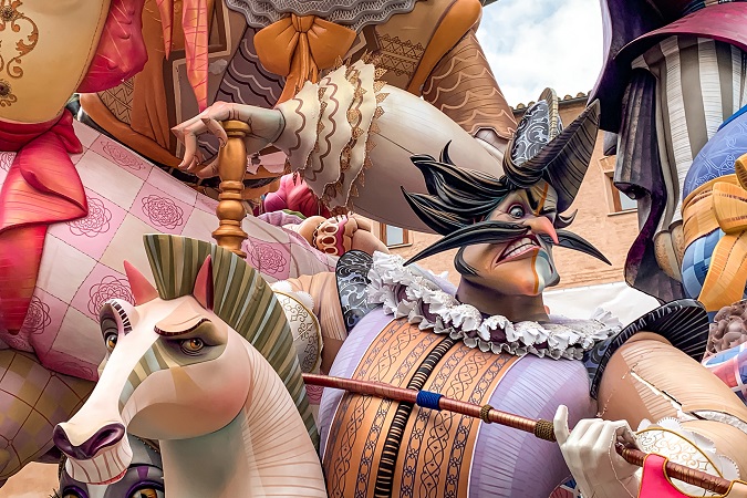 Las Fallas è un festival annuale che si tiene a Valencia a inizio marzo.