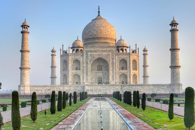 Cose da fare almeno una volta nella vita? Ammirare il Taj Mahal senza turisti e senza sole a picco.
