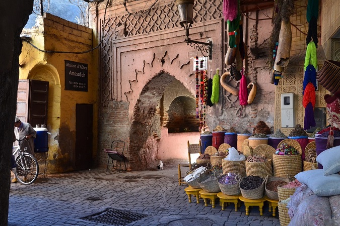 Marrakech durante il ramadan ha un'atmosfera strana, una sorta di tensione sonnolenta.