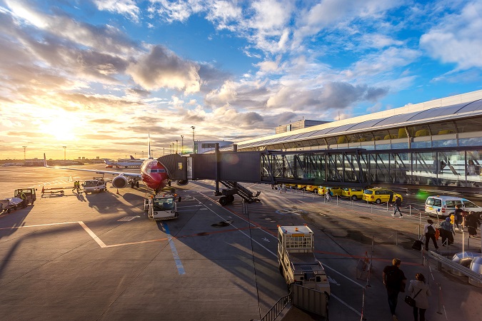 I limiti nel trasporto di liquidi in aereo sono definiti per questioni di sicurezza.