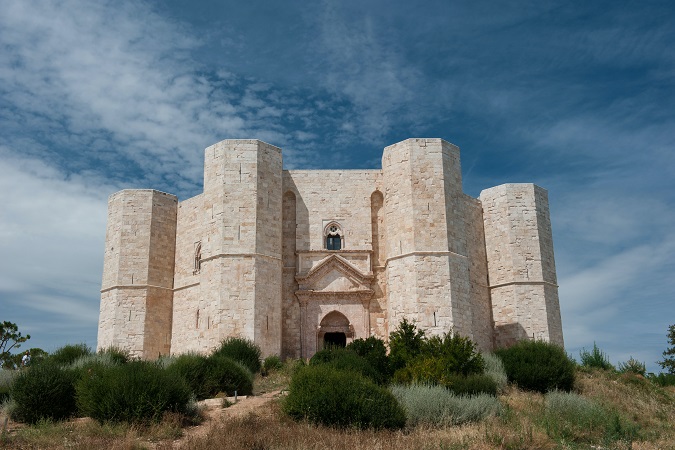 Castel del Monte, Puglia: tappa dei nostri cammini.