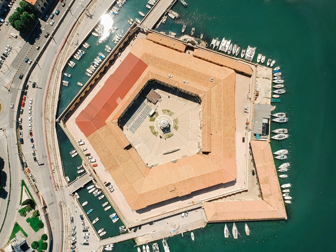 Ancona, città poliedrica, ospiterà l'edizione 2024 di UlisseFest, il festival del viaggio di Lonely Planet.