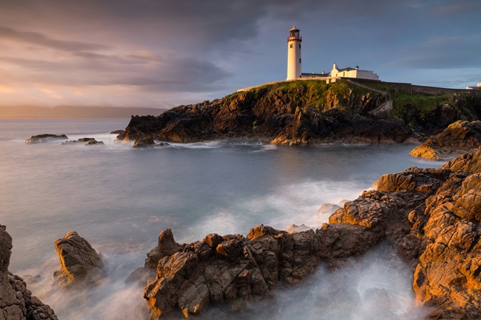 Il faro di Fanad Head, uno dei simboli del Donegal.