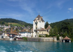 Berna (treno) Thun (battello) Interlaken (treno) Domodossola.jpg