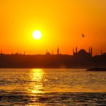 Istanbul al tramonto durante la crociera