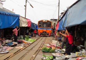 Bangkok: Mercati Caratteristici E Nakorn Pathom.jpg