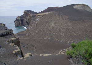 Isola Di Faial / Horta - Caldera - Cabeço Gordo - Capelinhos - Horta (70 Km / 1h 35min).jpg