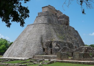 Mérida - Uxmal (85 Km / 1h 10min).jpg