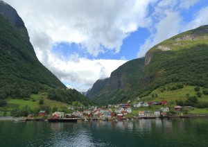 Oslo (treno) Myrdal (treno Turistico) Flåm (barca) Bergen.jpg