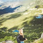 Passeggiata in montagna (Photo by Eugene Zhyvchik on Unsplash)