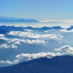 Himalaya, i monti superano le nuvole