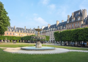 Centro Pompidou E Tour Delle Fragranze Francesi.jpg