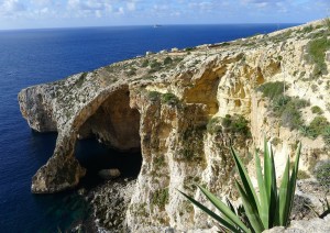 Italia (volo) Malta (traghetto) Gozo.jpg