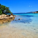 Spiaggia di Li Piscini a Cannigione [Photo by Massimo Virgilio on Unsplash]