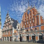 La Casa delle Teste Nere, uno degli edifici più conosciuti di Riga