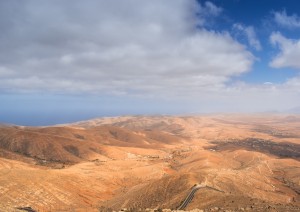 Corralejo - La Oliva - La Matilla - Tetir - Iglesia De Santa Ana - Betancuria - Morro Velosa - Tefía - Los Molinos - Corralejo (130 Km / 2h 25min).jpg