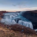 Cascata Gullfoss [Photo by Joey Clover on Unsplash]