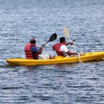 Escursione in kayak sul lago