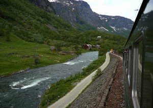 Oslo (treno) Myrdal (treno Turistico) Flåm (barca) Bergen.jpg