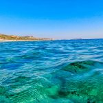 Acqua turchese nei pressi di Rethymno [Photo by Evangelos Mpikakis on Unsplash]