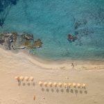 In spiaggia a Creta [Photo by Alexander Slash on Unsplash]