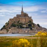 Le-Mont-Saint-Michel [Photo by Bas van Breukelen on Unsplash]