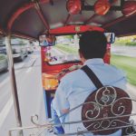 Il tuk tuk è un buon modo per spostarsi a Bangkok [Photo by Jordan Opel on Unsplash]